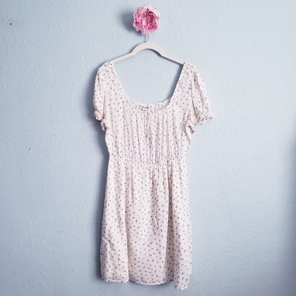 Billabong Cream And Pink Ditzy Floral Off Shoulder Dress - Picture 2 of 9